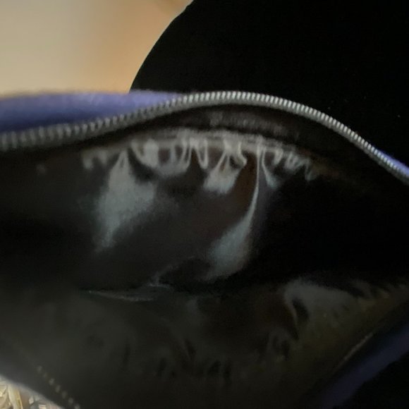 Wristlet from Mexico, embroidered by hand.about 6" long - Picture 4 of 9